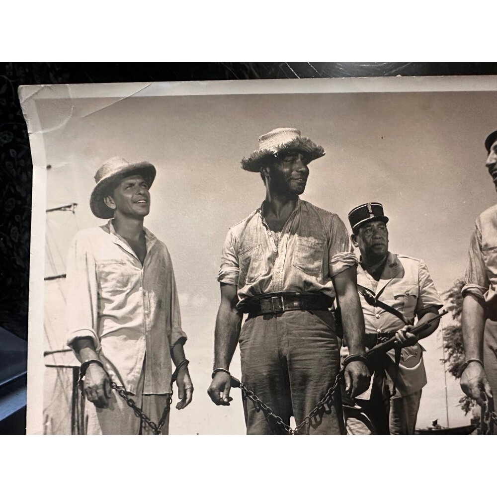 Vintage 1961 Movie Still From "The Devil At 4 OClock" Featuring Frank Sinatra Be - Picture 6 of 13